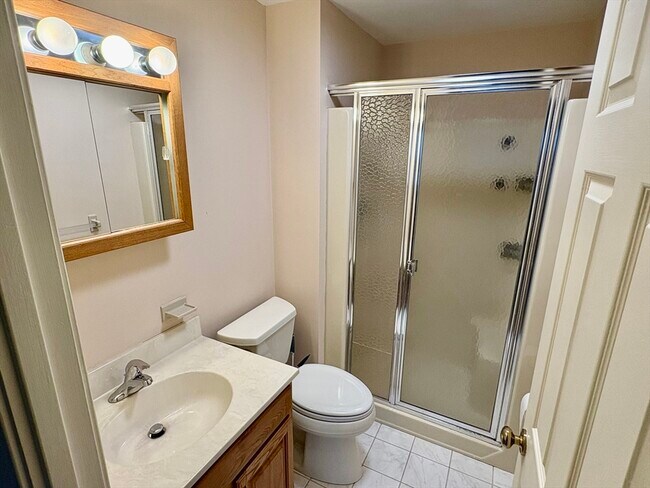 Building Photo - 224 Park St