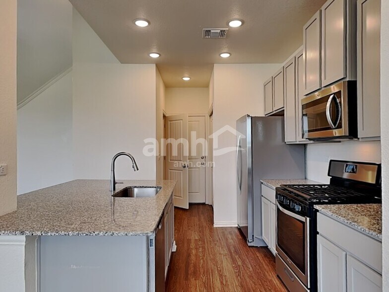 Building Photo - 2735 Geronimo Creek