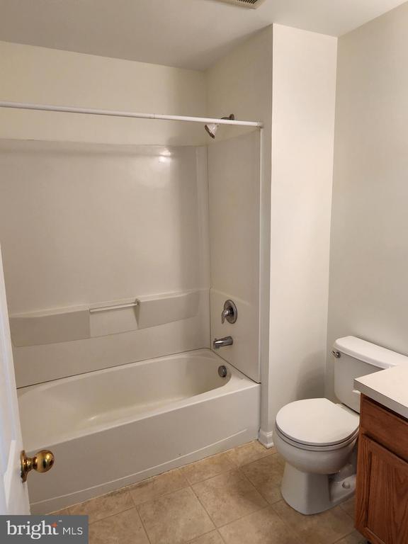 Building Photo - 1038 Lamberton St