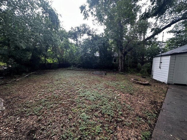 Building Photo - 2404 Indian Trail