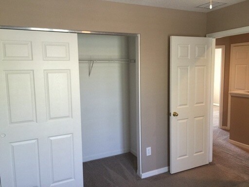 Building Photo - Avalon Park: 3 Bedroom, 2.5 Bath, 2 Car Garage Townhome