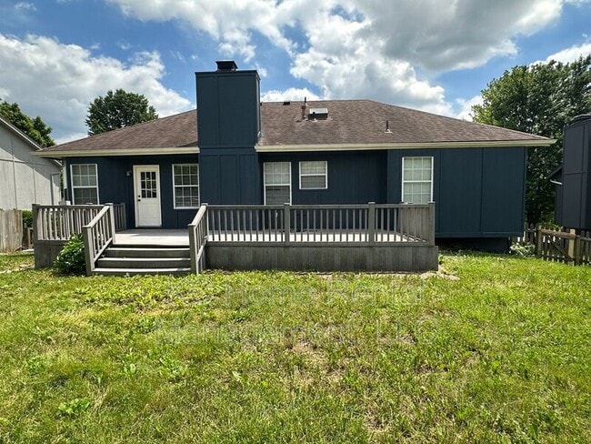 Building Photo - 1400 Cypress Dr