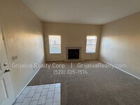 Building Photo - Cute 2 Bedroom, 2 Bath Townhome  (Speedway...