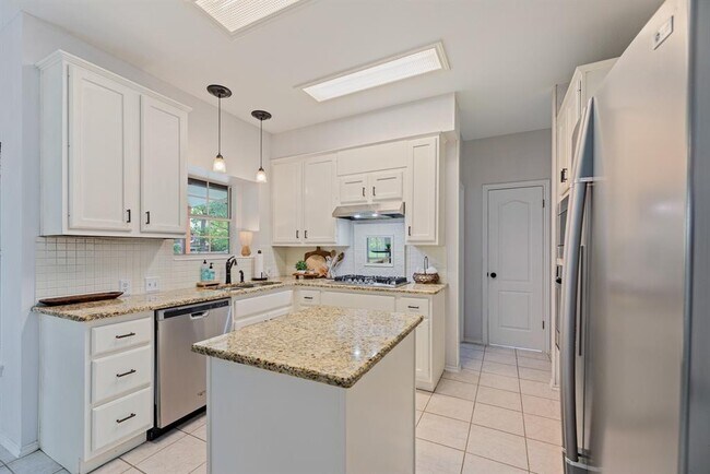 Building Photo - 1503 Warren Cove