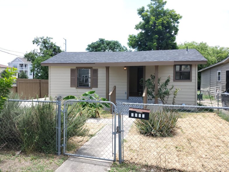Primary Photo - 1822 Hays St