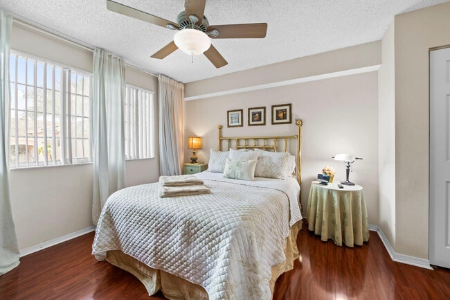 Building Photo - 2005 SE 10th Ave