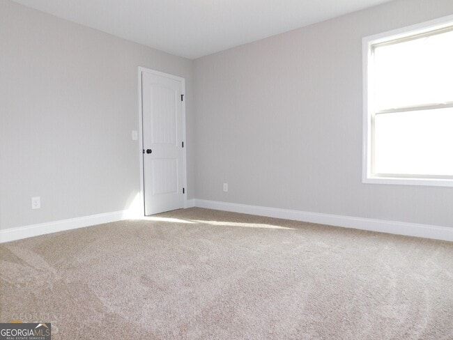 Building Photo - 2214 Savannah Dr
