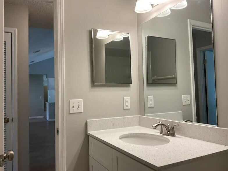 Building Photo - 4431 Thicket Ridge Ct