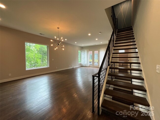 Building Photo - 1012 Westbrook Dr