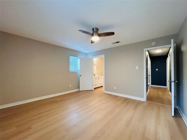 Building Photo - 2608 Cypress Ln