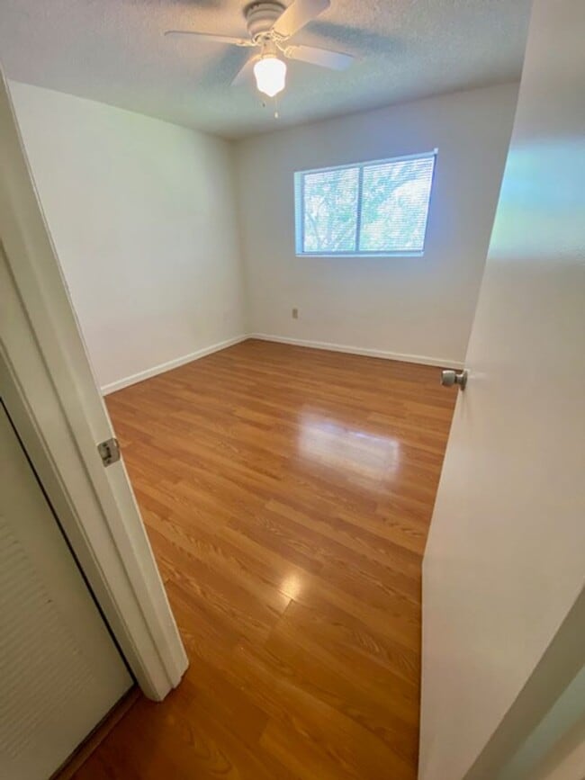 Building Photo - Great Condo in Pembroke Pines