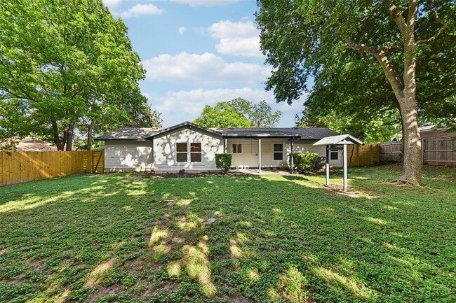Building Photo - 11900 Dove Haven Dr