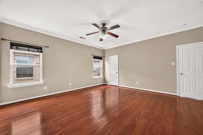 Building Photo - 3223 Legends Creek Dr