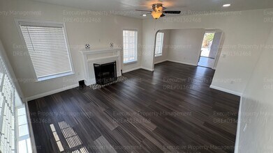 Building Photo - 2 bedroom 1 bathroom house located in the 93307 zipcode near E Brundage Ln/ Madison St