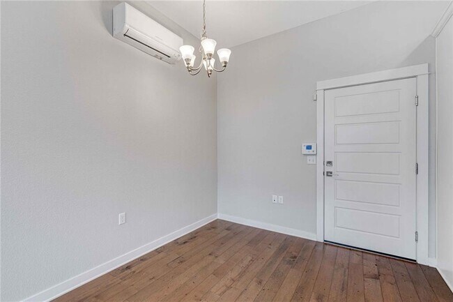 Building Photo - 2909 Zach Scott St