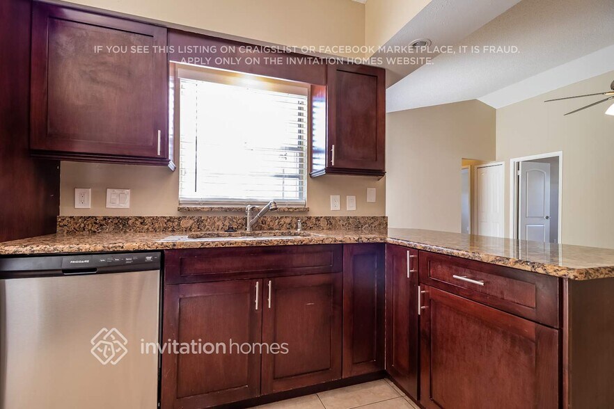 Building Photo - 2821 Buccaneer Dr