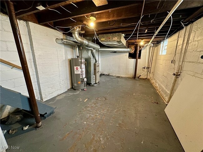 Building Photo - 1129 W Erie Ave