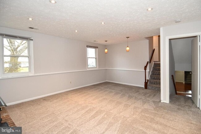 Building Photo - 8844 Mourning Dove Ct