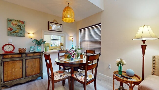 Building Photo - 5037 Village Garden Dr