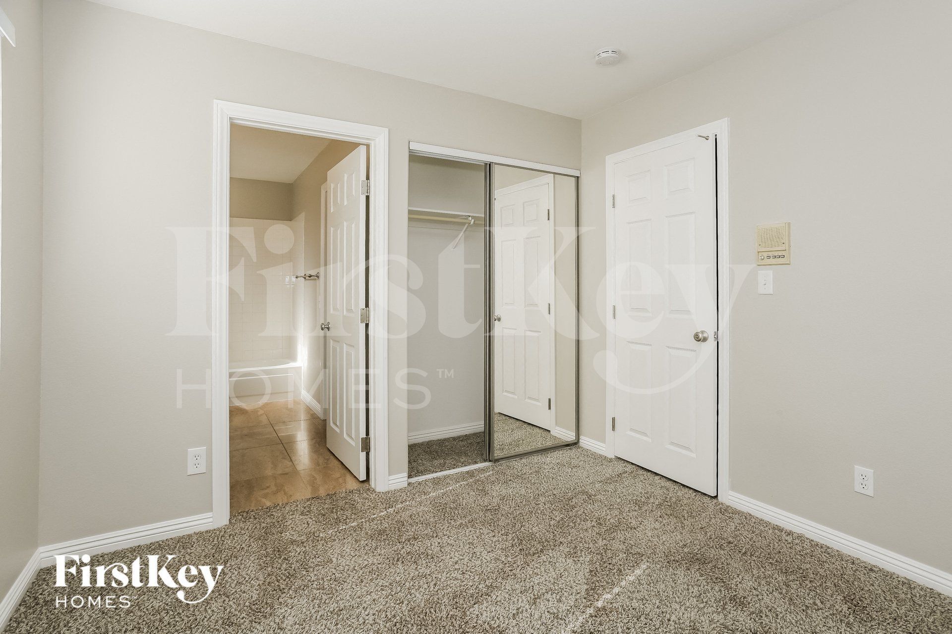 Building Photo - 2328 Brighton Shore St