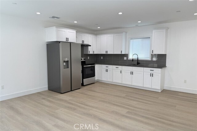 Building Photo - 14018 Hubbard St