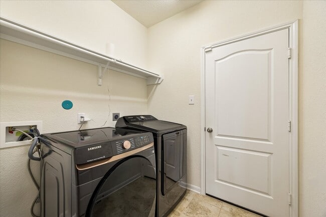 Building Photo - 22207 Davenport Downs Ln