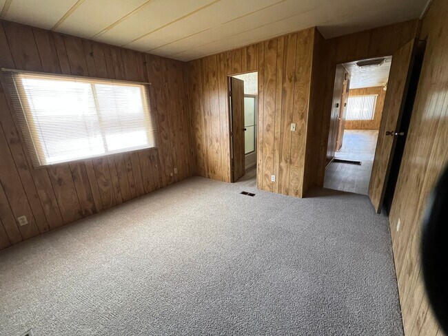 Building Photo - 2 Bedroom Manufactured Home in Bullhead City