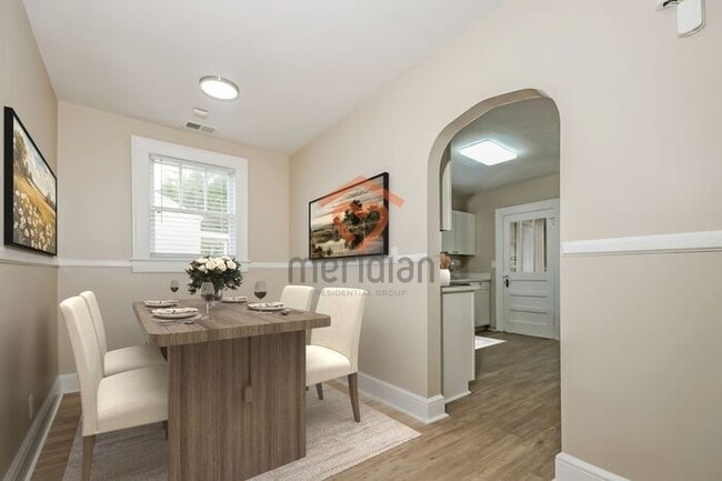 Building Photo - 3 bed / 2 bath home ~ Move-in Today!