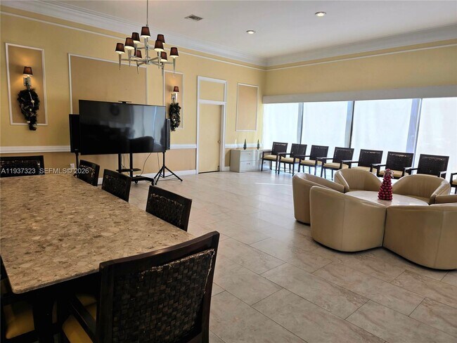 Building Photo - 310 Poinciana Island Dr