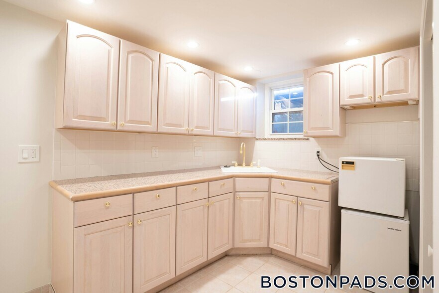 Building Photo - 40 Puddingstone Ln