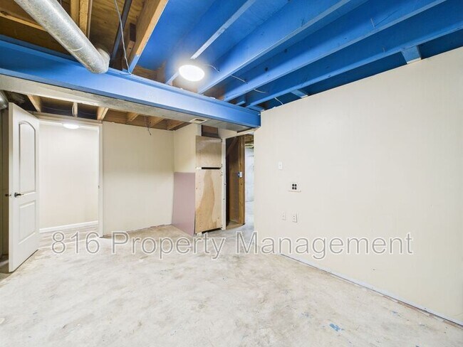 Building Photo - 164-168 Robin Lane