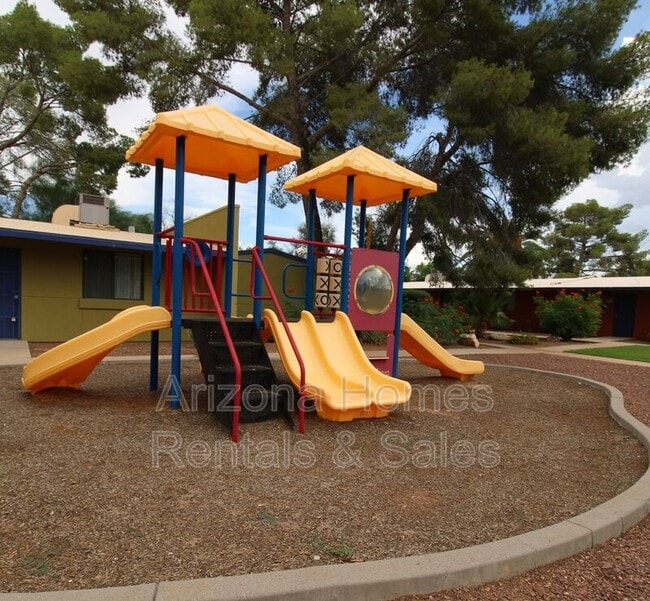 Building Photo - 350 N Silverbell Rd