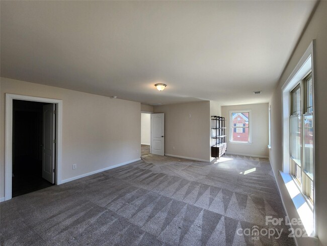 Building Photo - 326 Sadie Dr