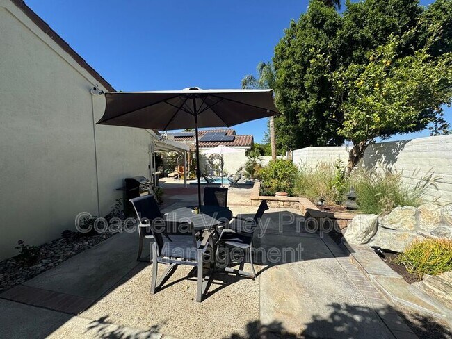 Building Photo - 43584 Via Magellan Dr