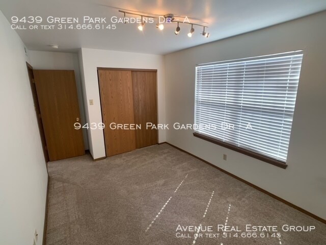 Building Photo - 9439 Green Park Gardens Dr