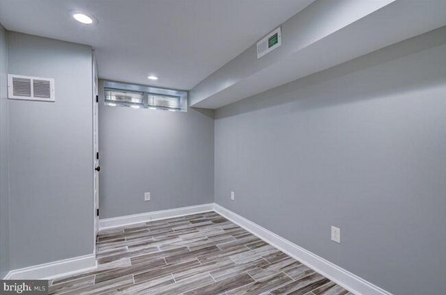 Building Photo - 815 N Collington Ave