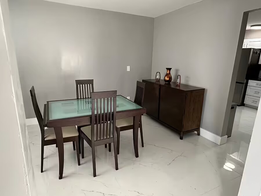 Dining room, table extends - 3163 NW 29th St