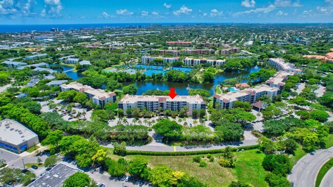 Building Photo - 950 Lavers Cir