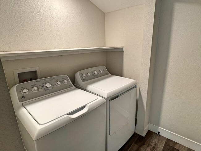 Building Photo - 3250 Meade St