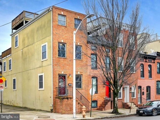 Primary Photo - 1301 S Clinton St