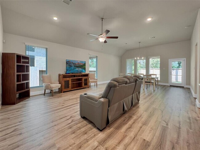 Building Photo - 21817 Enchanted Rock Dr N