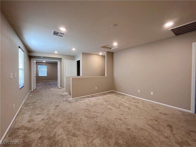 Building Photo - 5587 Lushan St