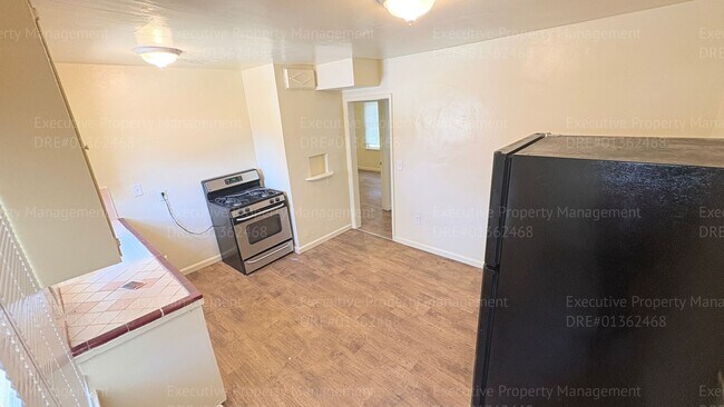 Building Photo - 2321 N Inyo St