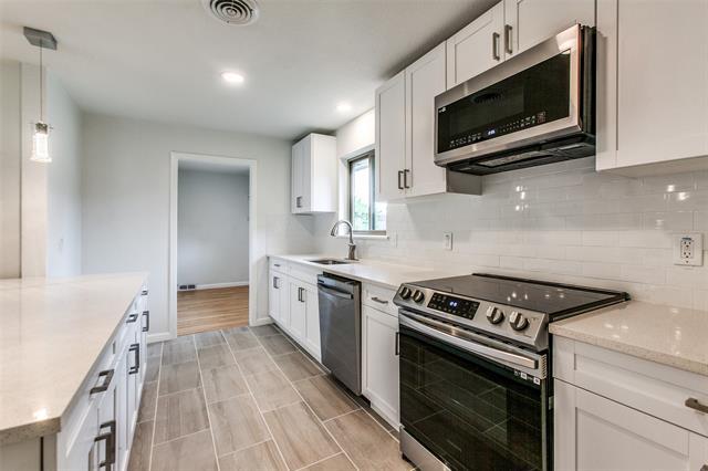 Building Photo - 3517 Woodleigh Dr