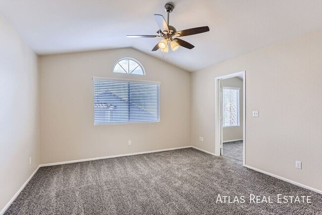 Building Photo - 8112 Dolphin Landing Dr