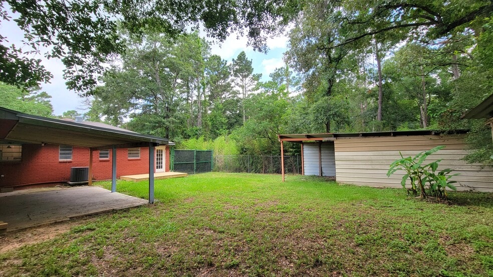 Building Photo - 2100 Hill Top Ct