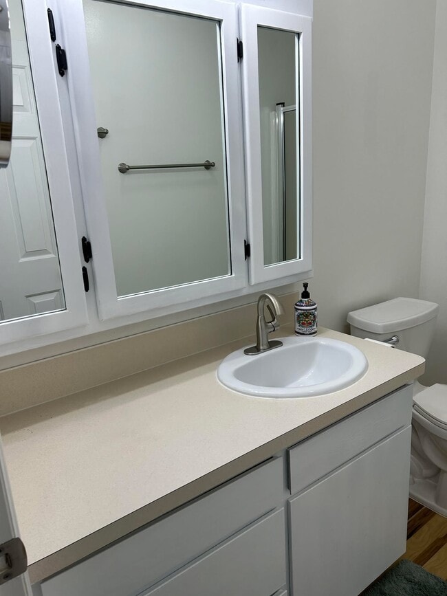 Building Photo - 1095 Canal Ave