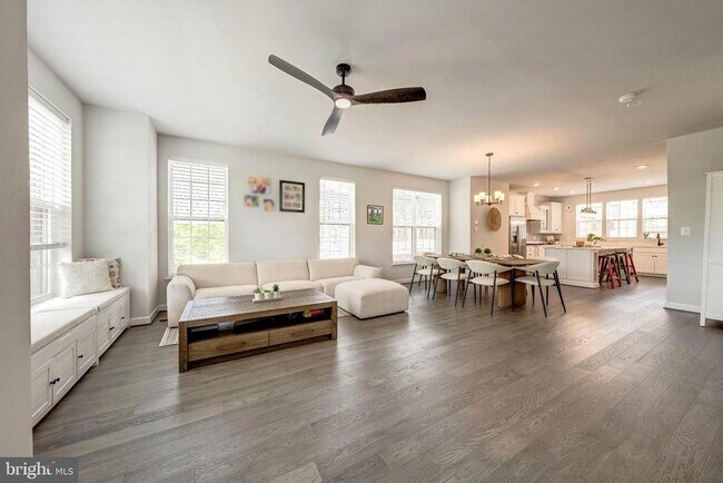 Building Photo - 12544 Ovation Dr