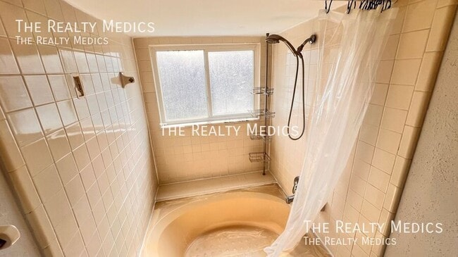 Building Photo - 430 Red Coat Ln