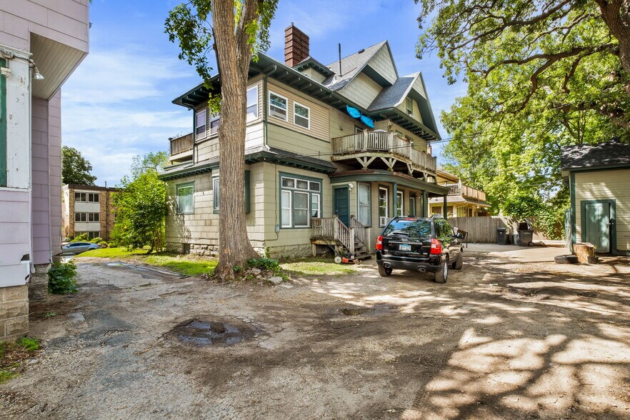 Building Photo - 2213 Aldrich Avenue South